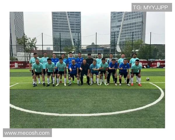 香港足球明星队球员的荣耀与挑战:追寻梦想的足迹与奋斗精神 香港足球明星队球员的荣耀与挑战:追寻梦想的足迹与奋斗精神